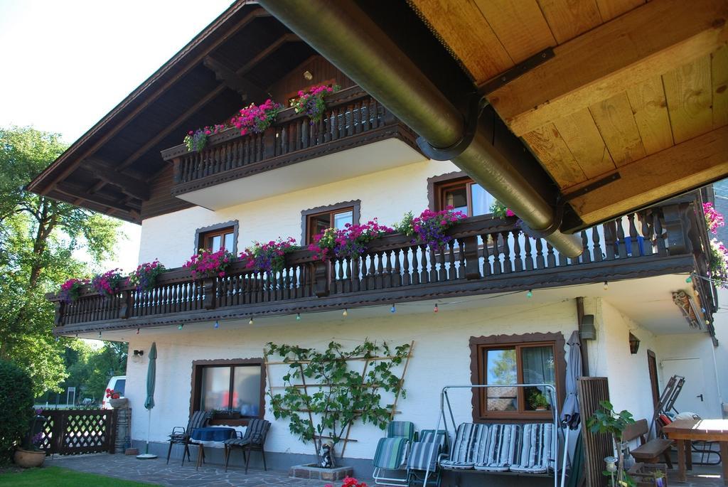 Gaestehaus Riki Oberschmid Steinbach am Attersee Δωμάτιο φωτογραφία